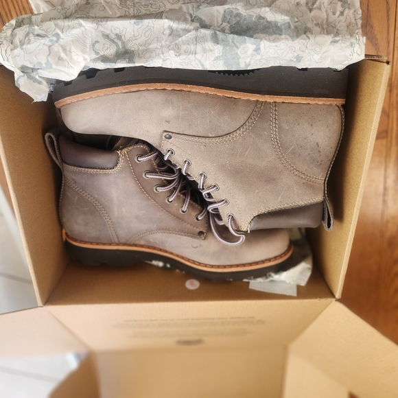 BNIB Roots Tuff Boots in Dolphin - Picture 2 of 6